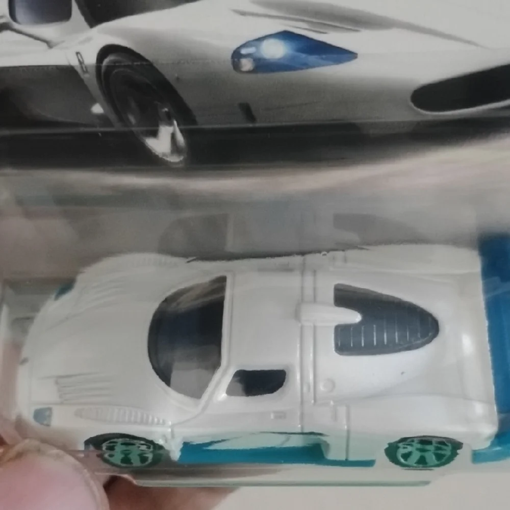 Mattel Matchbox Maserati MC12 - White and Blue